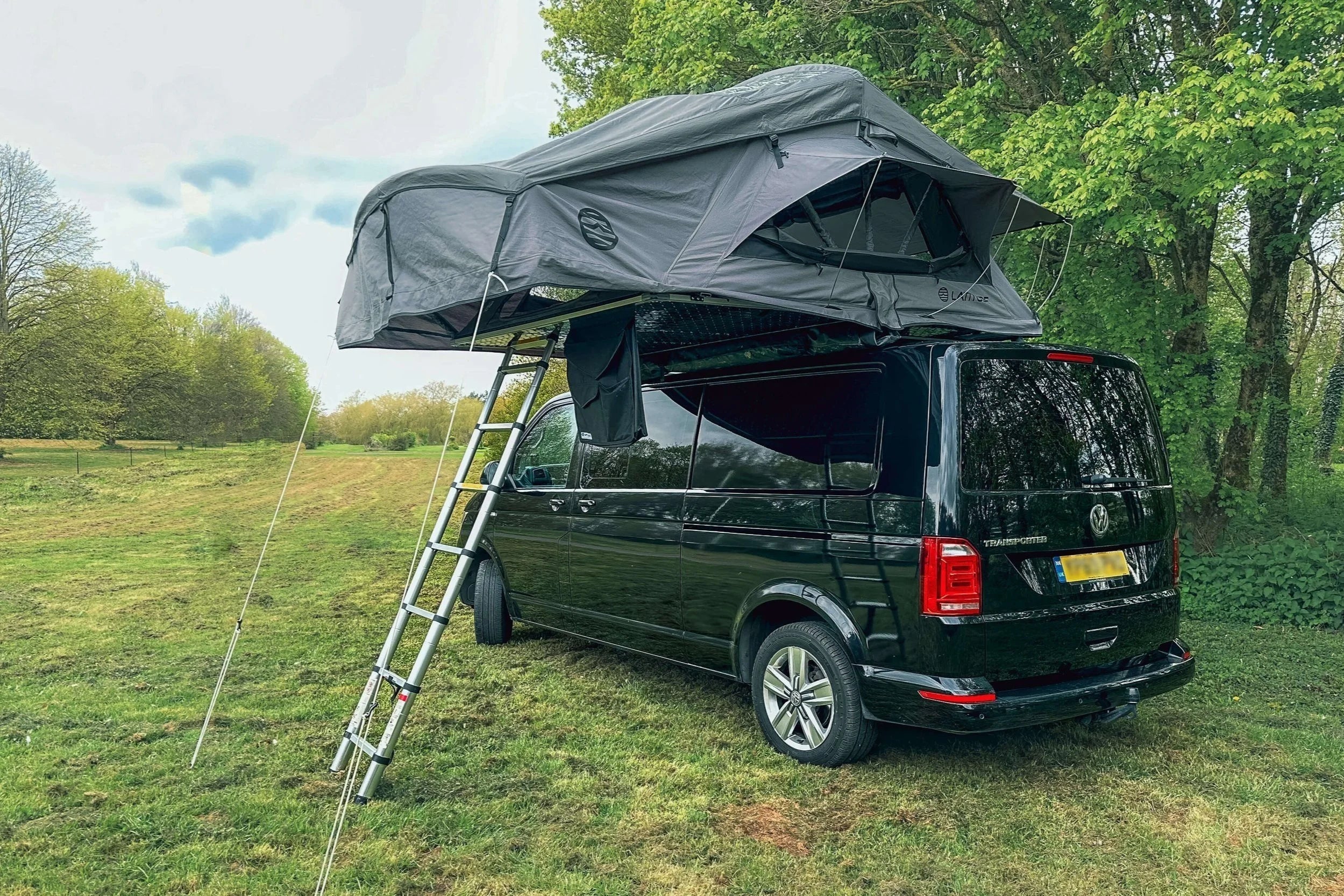 XL Family Rooftop Tent - Spacious Vehicle Camping Shelter