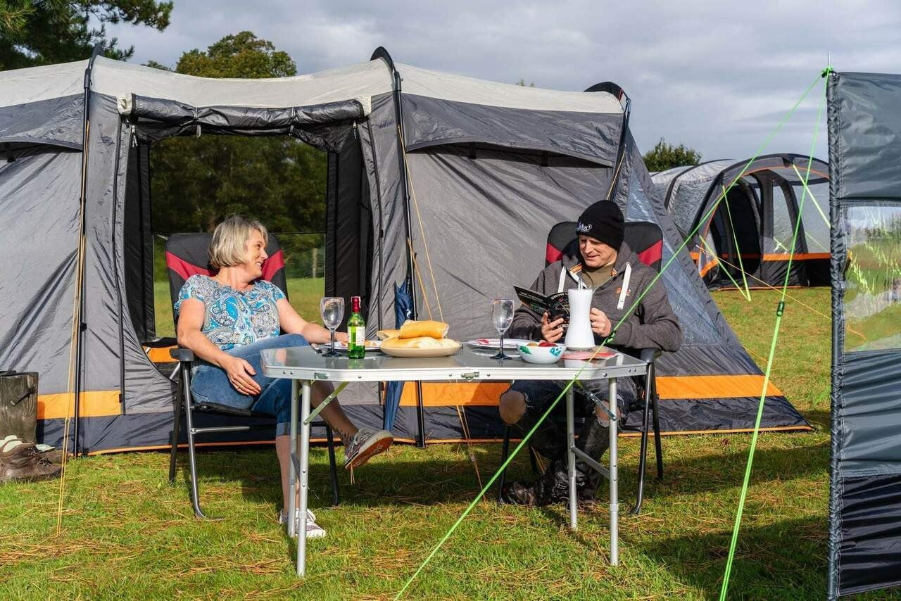 6-Berth Family Camping Tent with Blackout Bedrooms