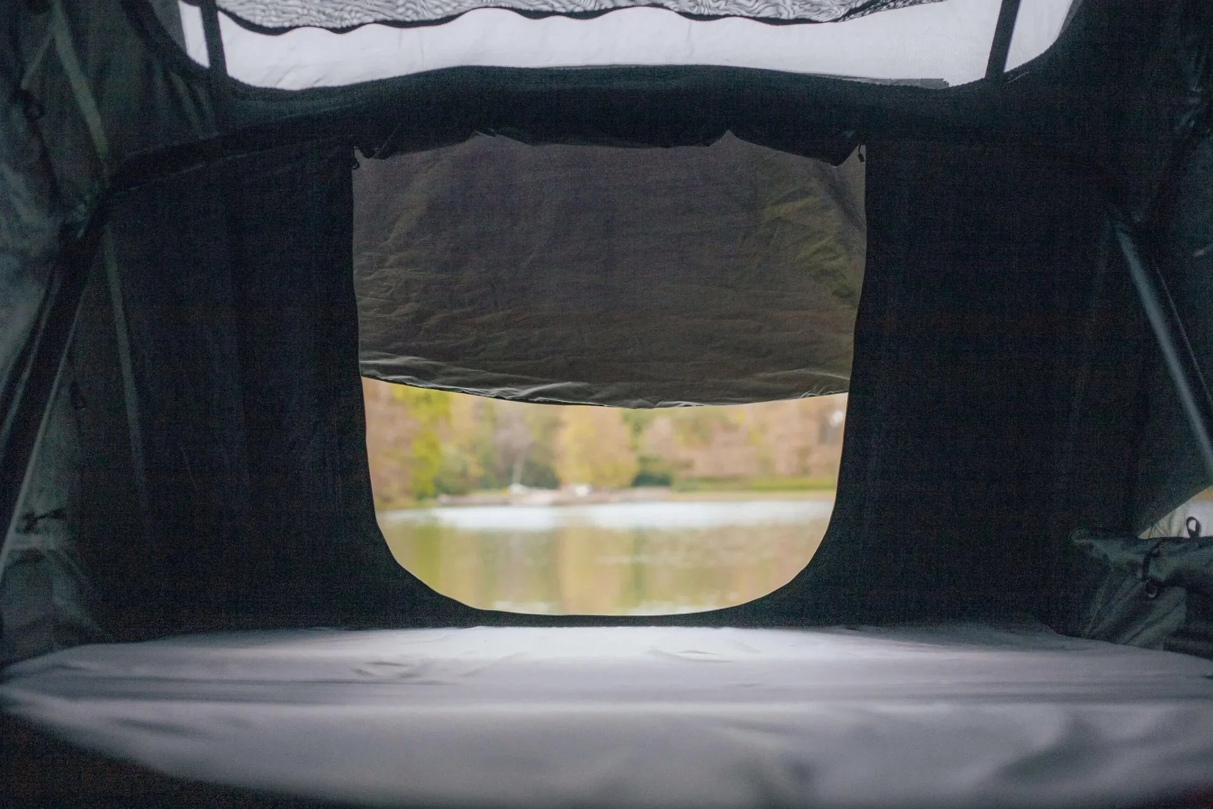 Roof Top Tent for Cars and SUVs - Easy Setup Camping Shelter