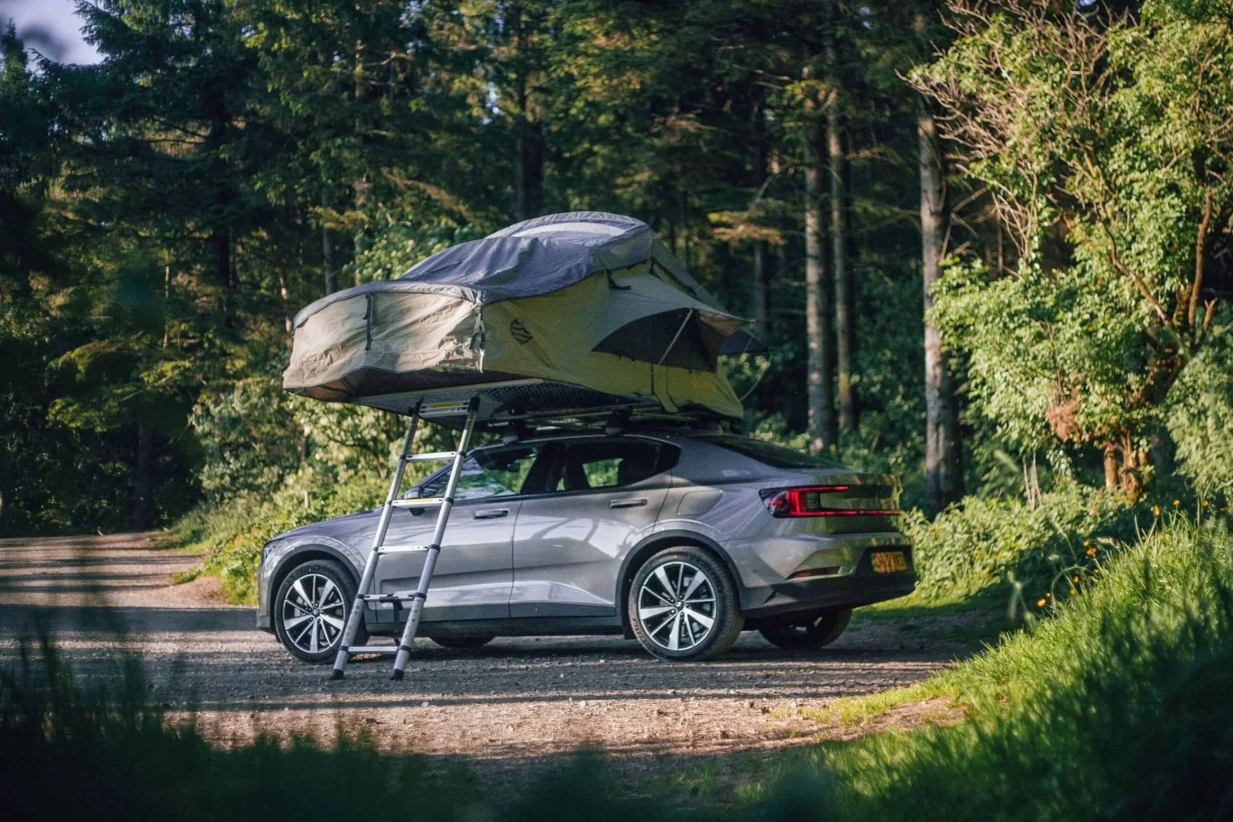 Roof Top Tent for Cars and SUVs - Easy Setup Camping Shelter
